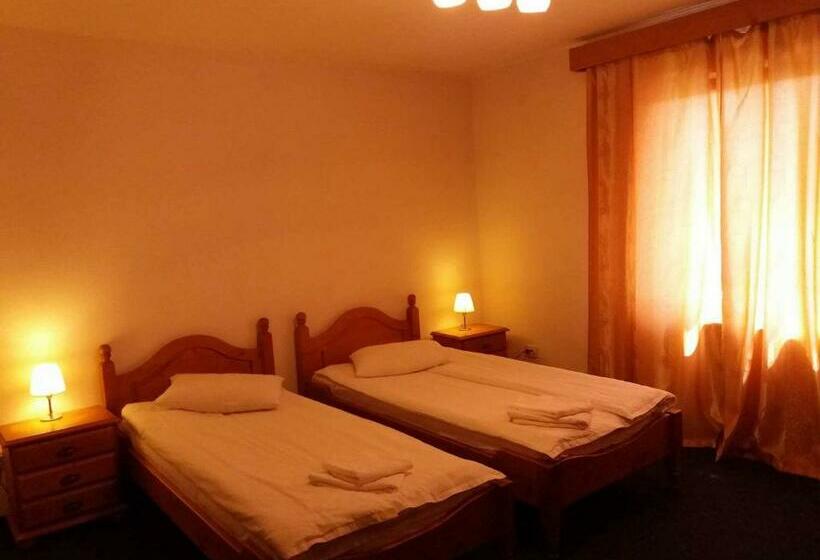 חדר סטנדרט, Maier