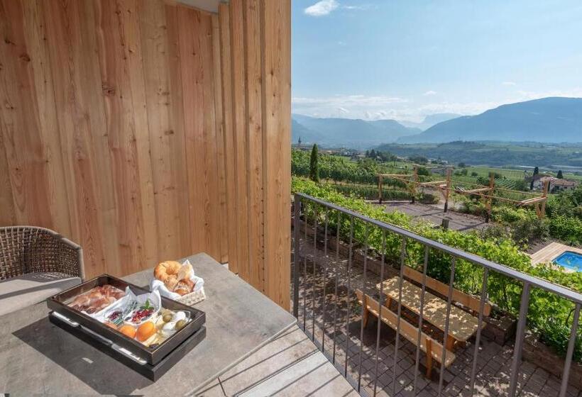 스탠다드 스튜디오, Villa Montis