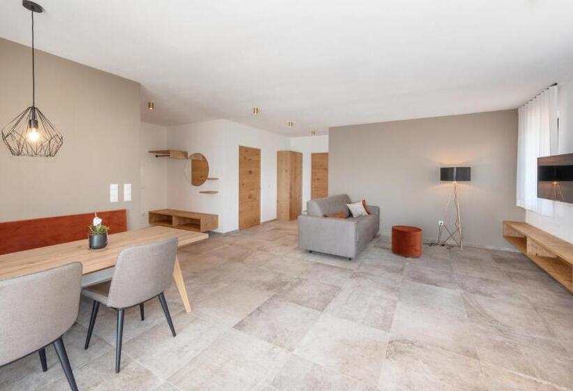 Апартаменты 1 Спальня с Видом, Villa Montis