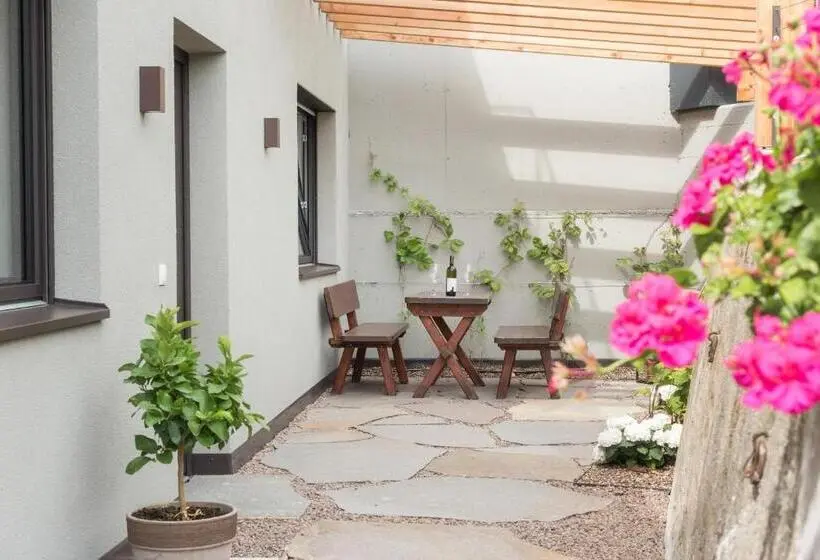 آپارتمان 1 خوابه همکف, Villa Montis