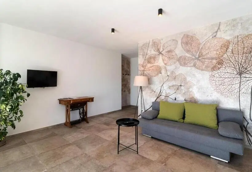 آپارتمان 1 خوابه همکف, Villa Montis