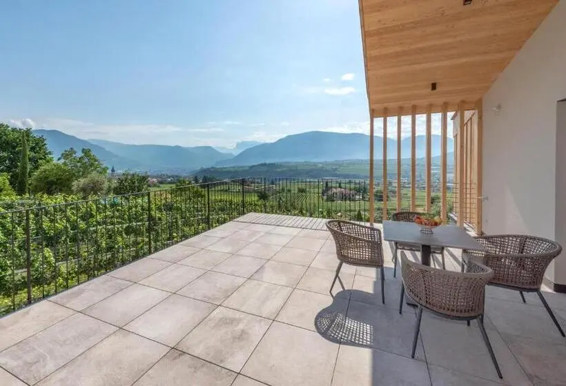 1 Bedroom Penthouse Apartment, Villa Montis