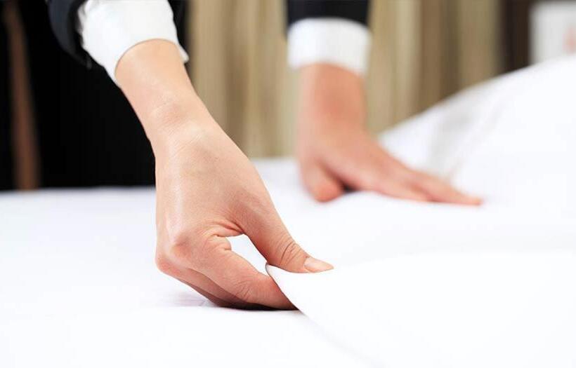 Семейный Номер, Clermont Country Motor Inn