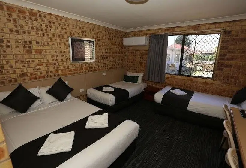 ファミリールーム, Clermont Country Motor Inn