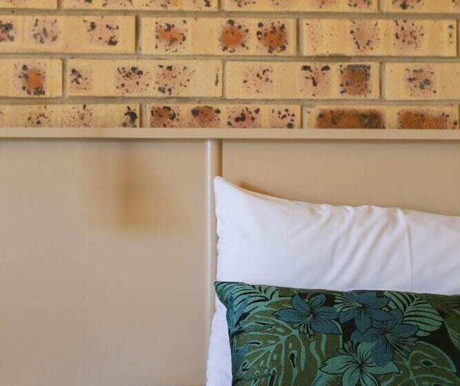 Номер Стандарт, Clermont Country Motor Inn