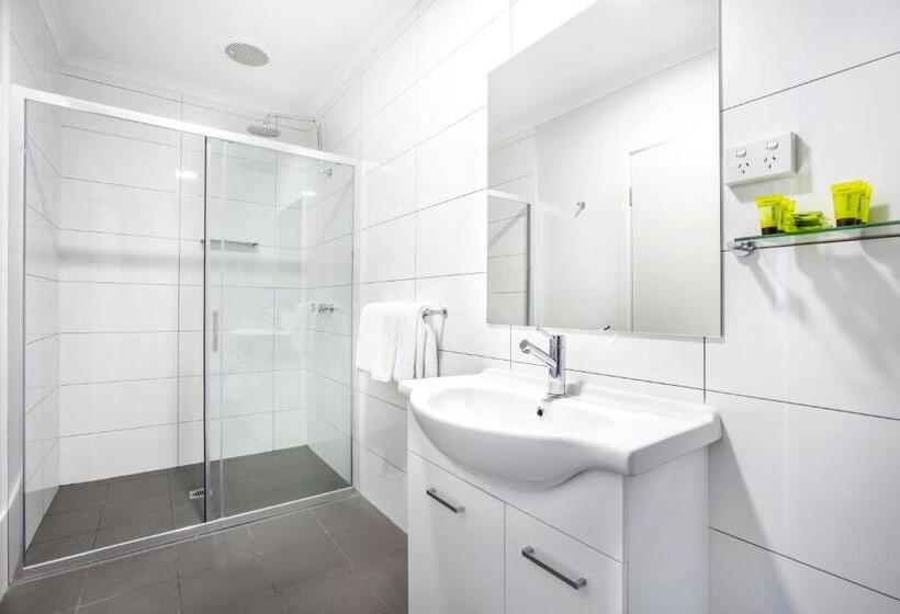 استودیوی استاندارد, Nightcap At Hume