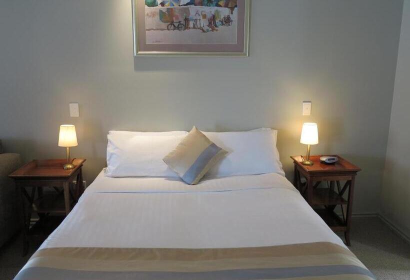 标准工作室, Shangri La Gardens