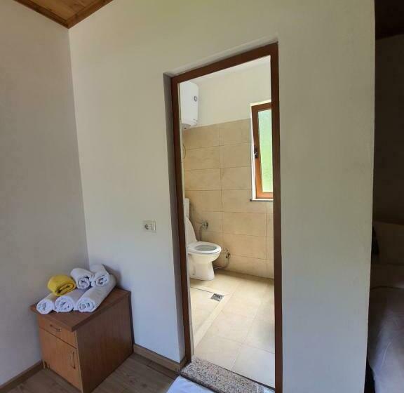 Трехместный Номер Классика, Guest House Flodisa