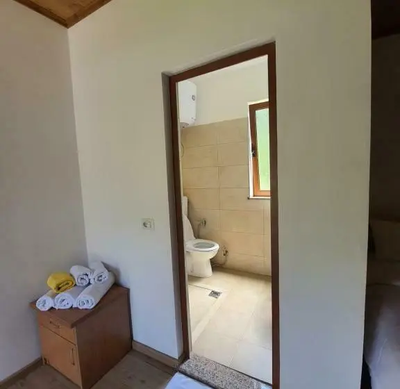 Chambre Triple Classique, Guest House Flodisa
