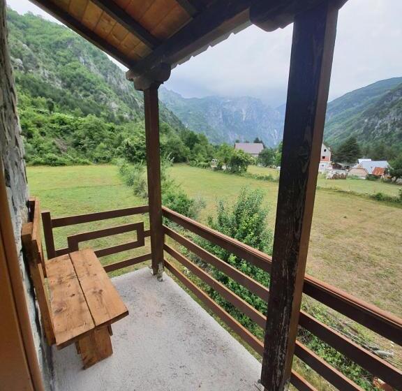 基本三人间, Guest House Flodisa