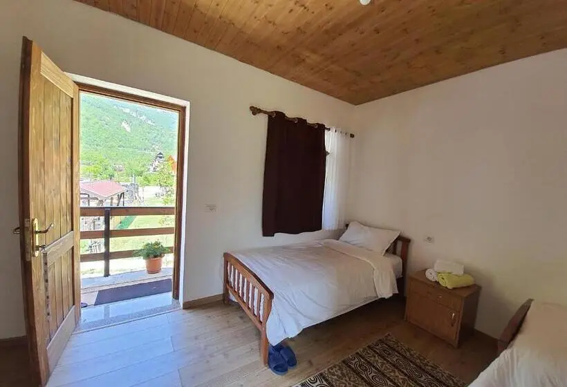 Chambre Economy, Guest House Flodisa