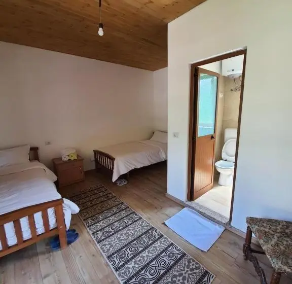Chambre Economy, Guest House Flodisa