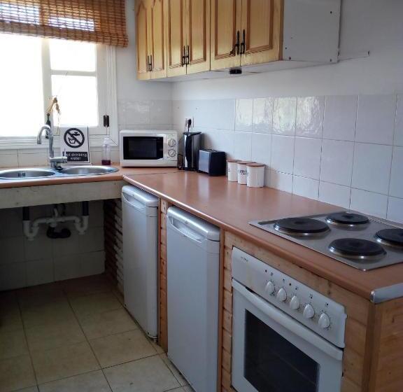 شقة غرفة واحدة, Olive Branch El Chorro