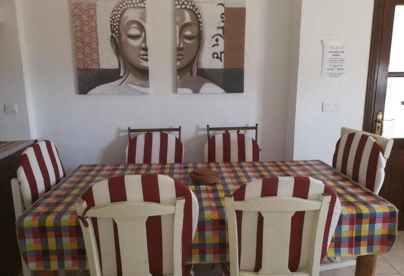 شقة غرفة واحدة, Olive Branch El Chorro