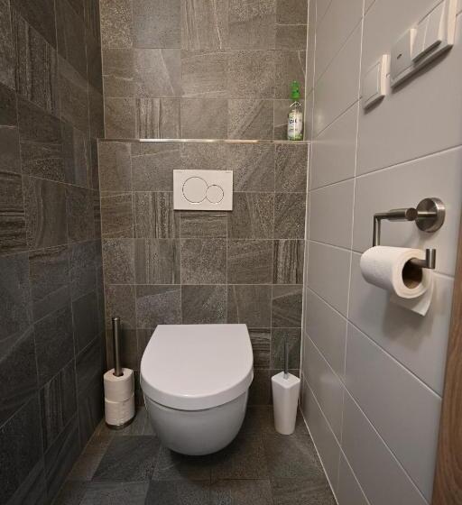 חדר סטנדרט לשלושה, Rodinne Vinarstvi Spevak