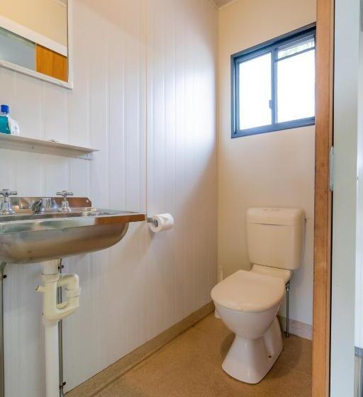 חדר אקונומי, Capella Hotel Motel