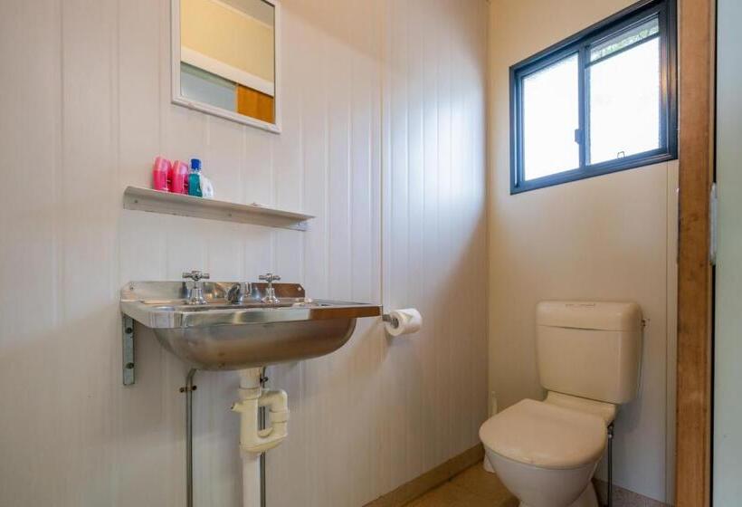 חדר אקונומי, Capella Hotel Motel