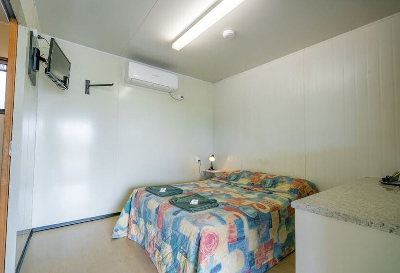 חדר אקונומי, Capella Hotel Motel