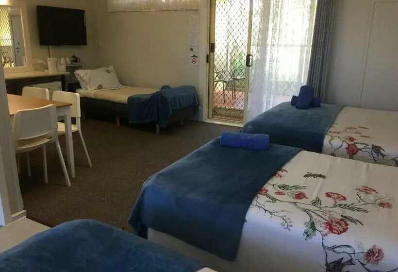 スタンダードトリプルルーム, Donald Riverside Motel