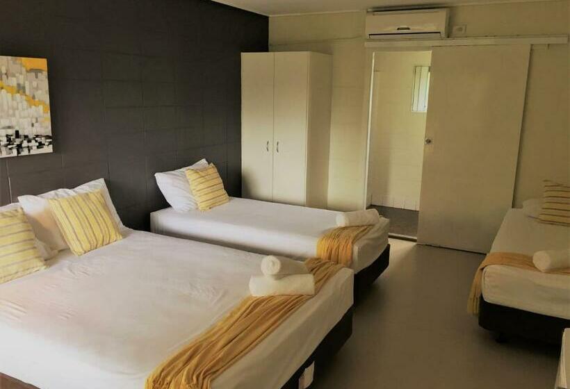 패밀리 룸, Cardwell At The Beach