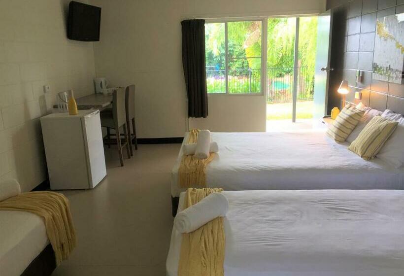 패밀리 룸, Cardwell At The Beach