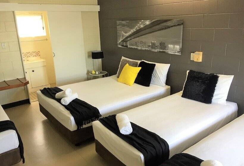 패밀리 룸, Cardwell At The Beach