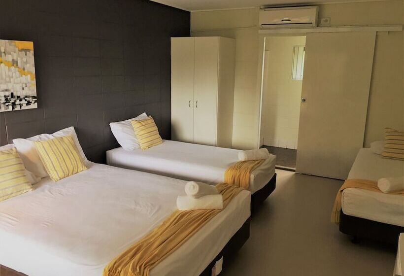 패밀리 룸, Cardwell At The Beach