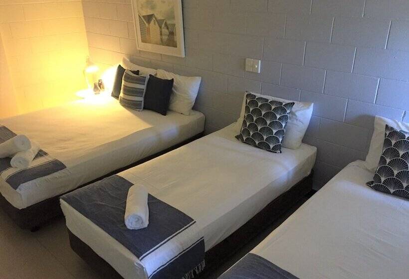 패밀리 룸, Cardwell At The Beach