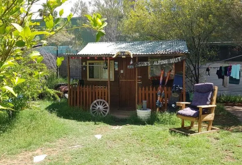 اتاق استاندارد با تراس, Alice's Secret Travellers Inn