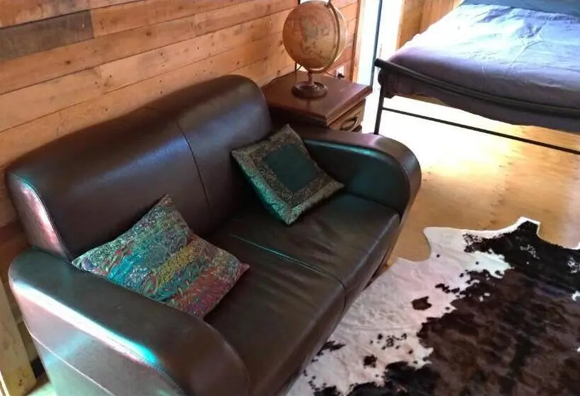 اتاق استاندارد اینتریور, Alice's Secret Travellers Inn