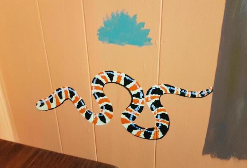 חדר בסיסי חדר אמבטיה משותף, Alice's Secret Travellers Inn