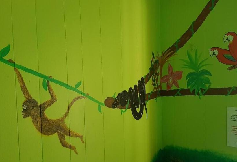 חדר בסיסי חדר אמבטיה משותף, Alice's Secret Travellers Inn