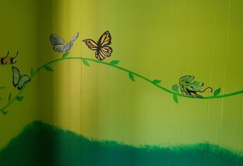 חדר בסיסי חדר אמבטיה משותף, Alice's Secret Travellers Inn