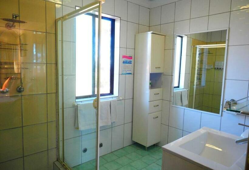 דירת שני חדרים, Bella Vista Motel