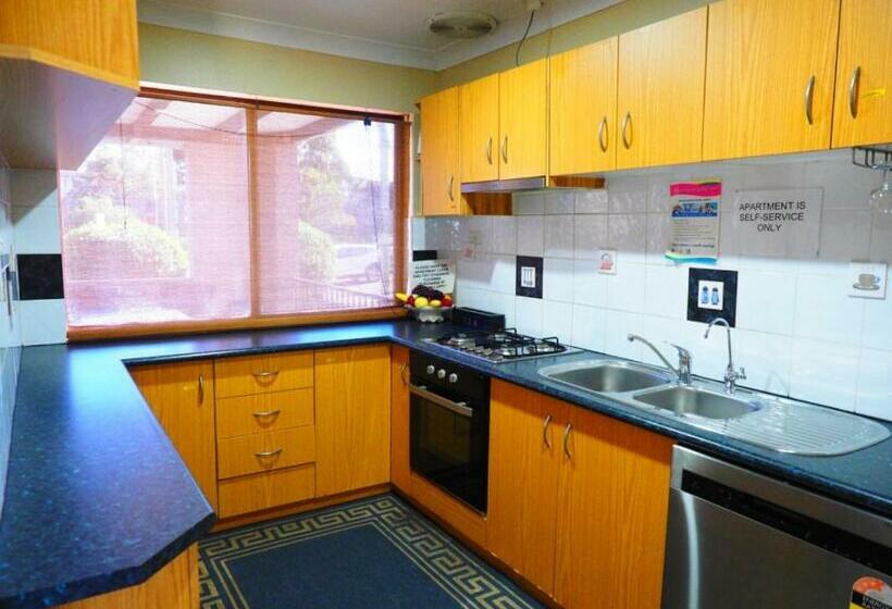 דירת שני חדרים, Bella Vista Motel