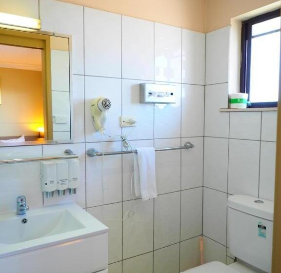 חדר סטנדרט לארבעה, Bella Vista Motel