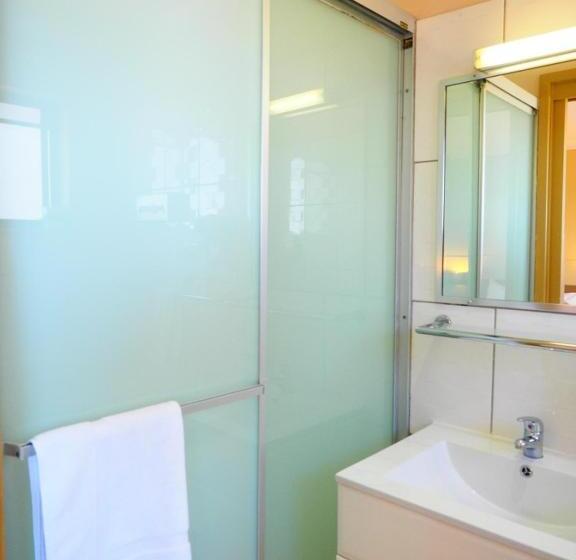 חדר סטנדרט לארבעה, Bella Vista Motel