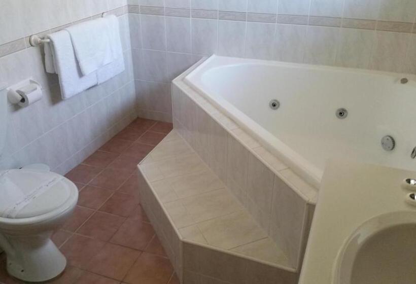 סוויטה עם ג'קוזי, Blayney Central Motel