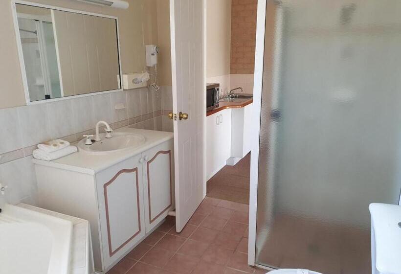 סוויטה עם ג'קוזי, Blayney Central Motel