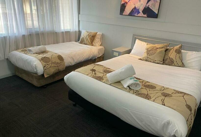 デラックスルーム, Charlton Motel