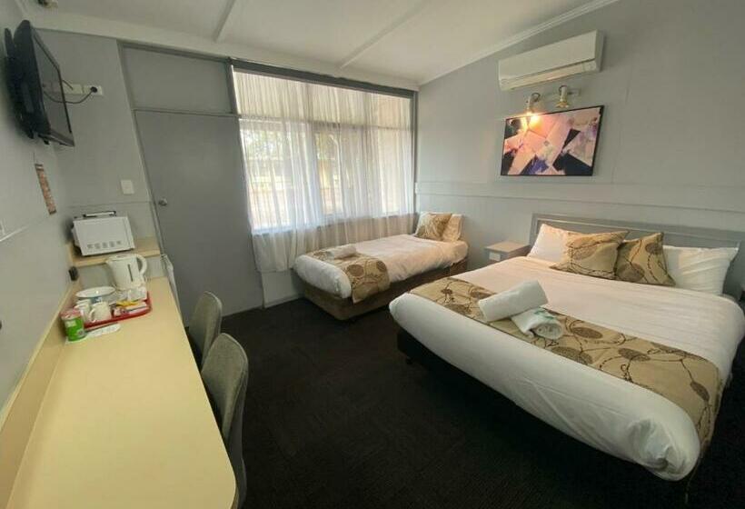 デラックスルーム, Charlton Motel