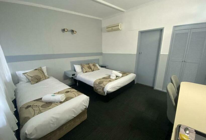 デラックスルーム, Charlton Motel