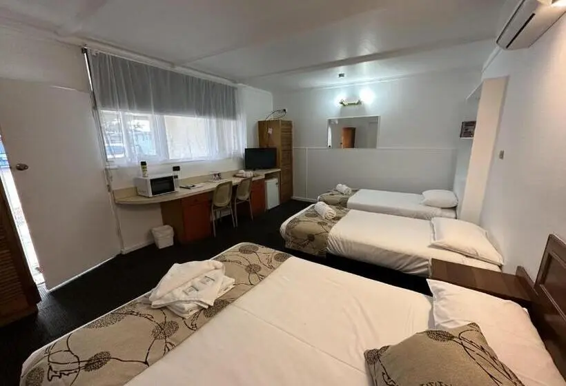 ファミリールーム, Charlton Motel