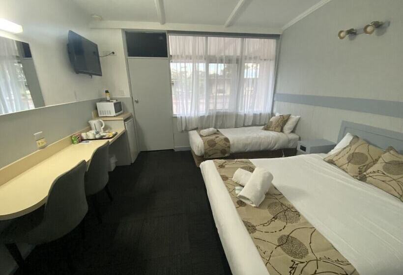 デラックスルーム, Charlton Motel