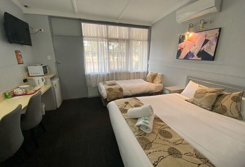 デラックスルーム, Charlton Motel