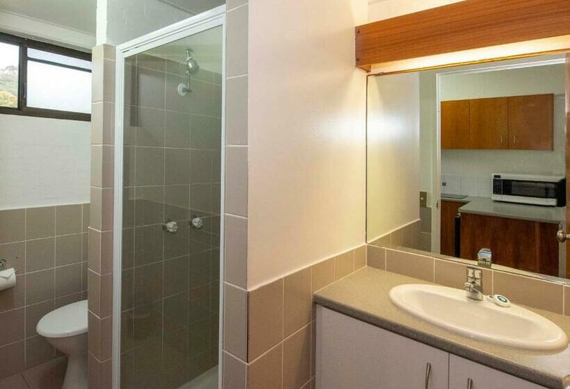 스탠다드 스튜디오, Anchorage On Straddie