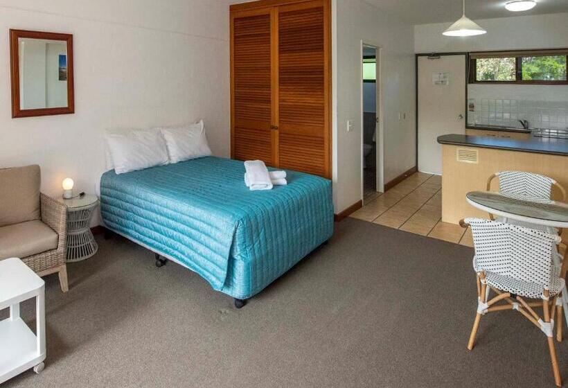 스탠다드 스튜디오, Anchorage On Straddie