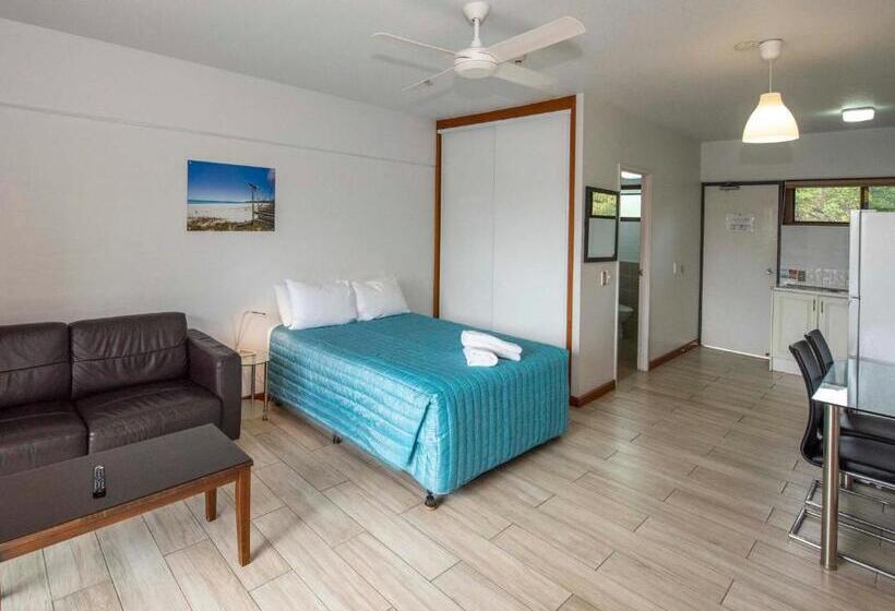 스탠다드 스튜디오, Anchorage On Straddie