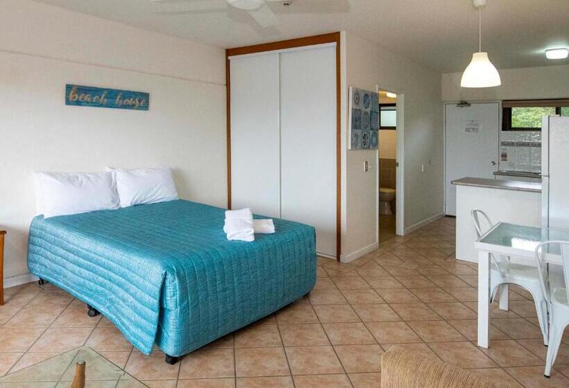 스탠다드 스튜디오, Anchorage On Straddie