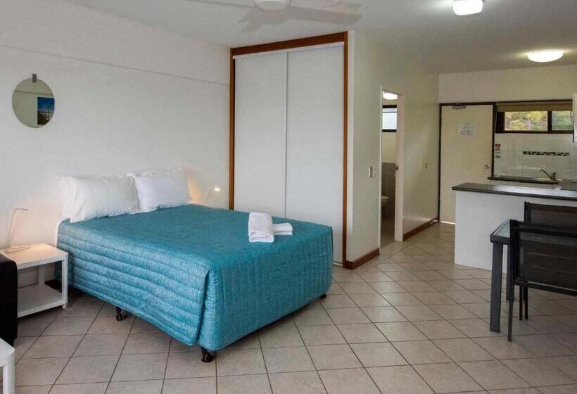 스탠다드 스튜디오, Anchorage On Straddie